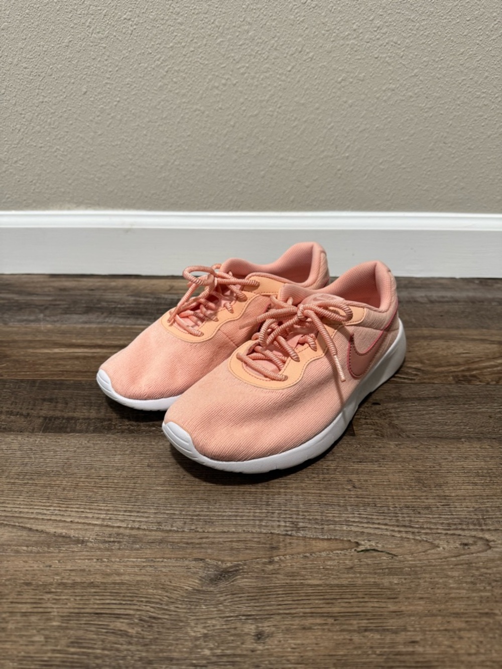 Nike 6Y Peach Lightweight Running Sneakers